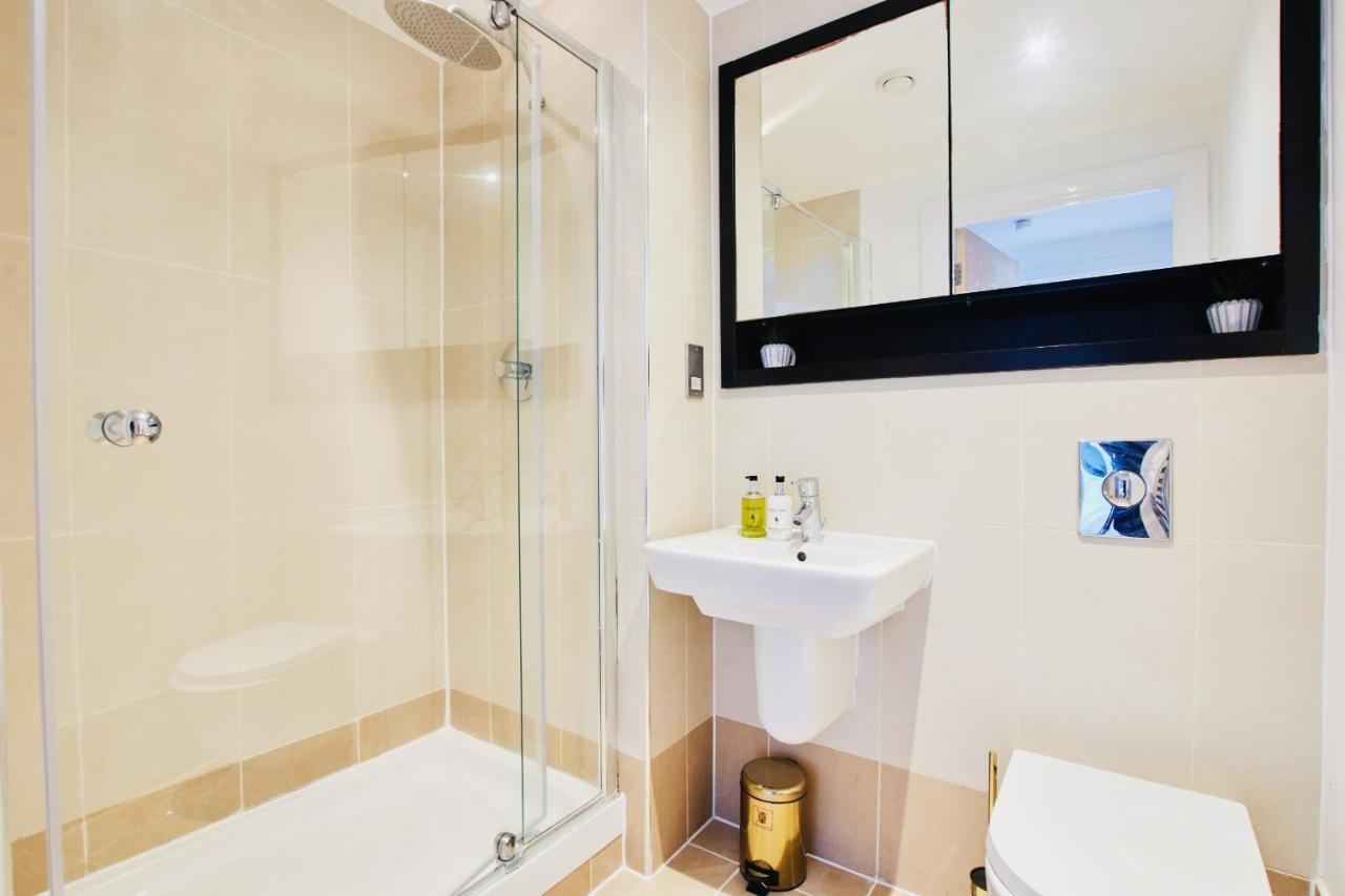 Deluxe City Apt, River Canal View& Free Parking! Leeds  Exterior photo
