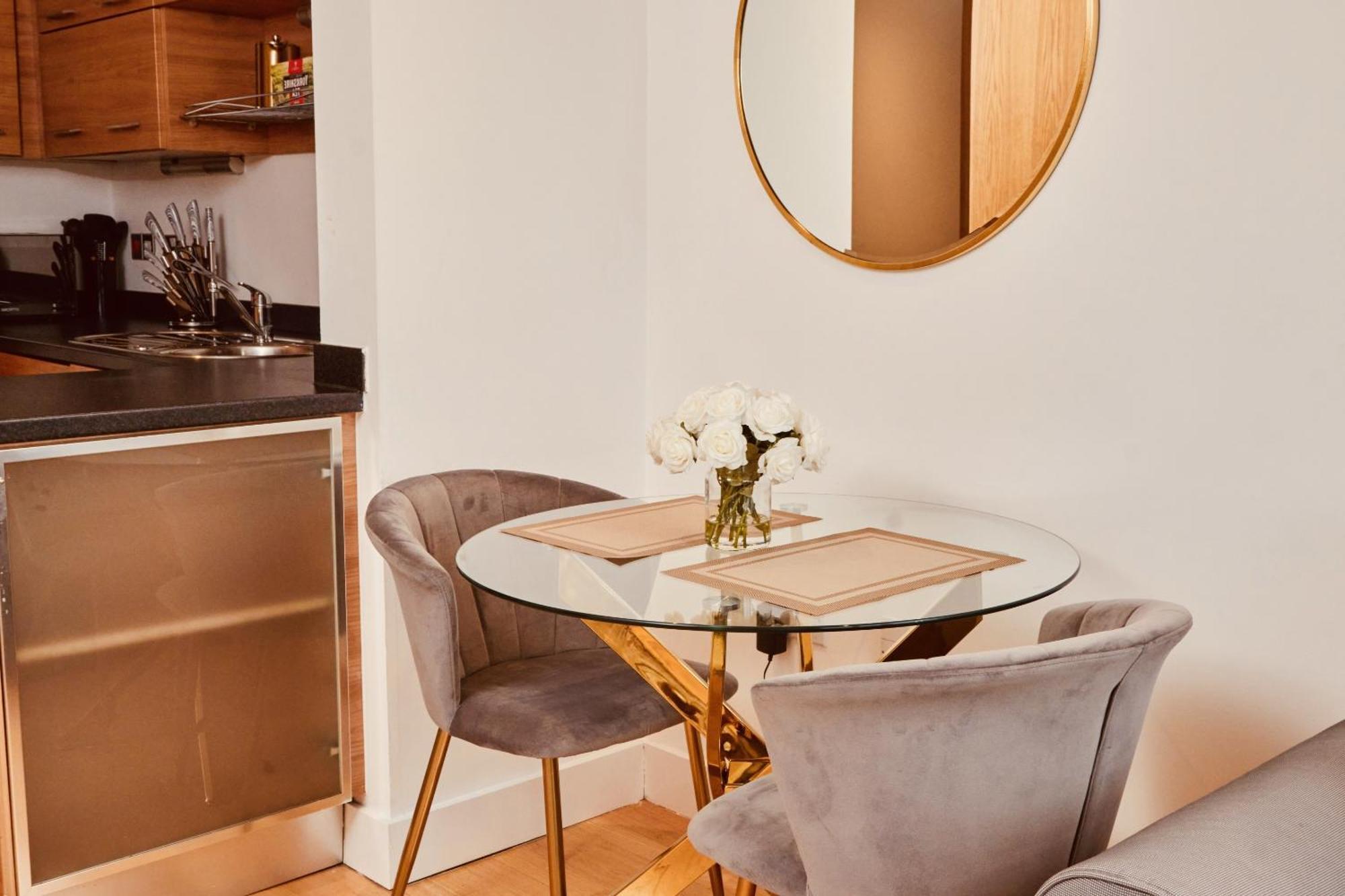 Deluxe City Apt, River Canal View& Free Parking! Leeds  Exterior photo