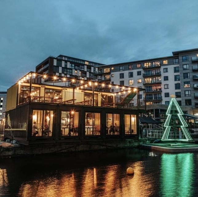 Deluxe City Apt, River Canal View& Free Parking! Leeds  Exterior photo